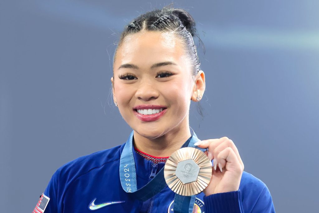 Suni Lee Height: How Tall Is the Olympic Gymnast?