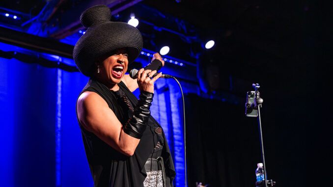 Lisa Fischer Net Worth – Here’s What She Earns!