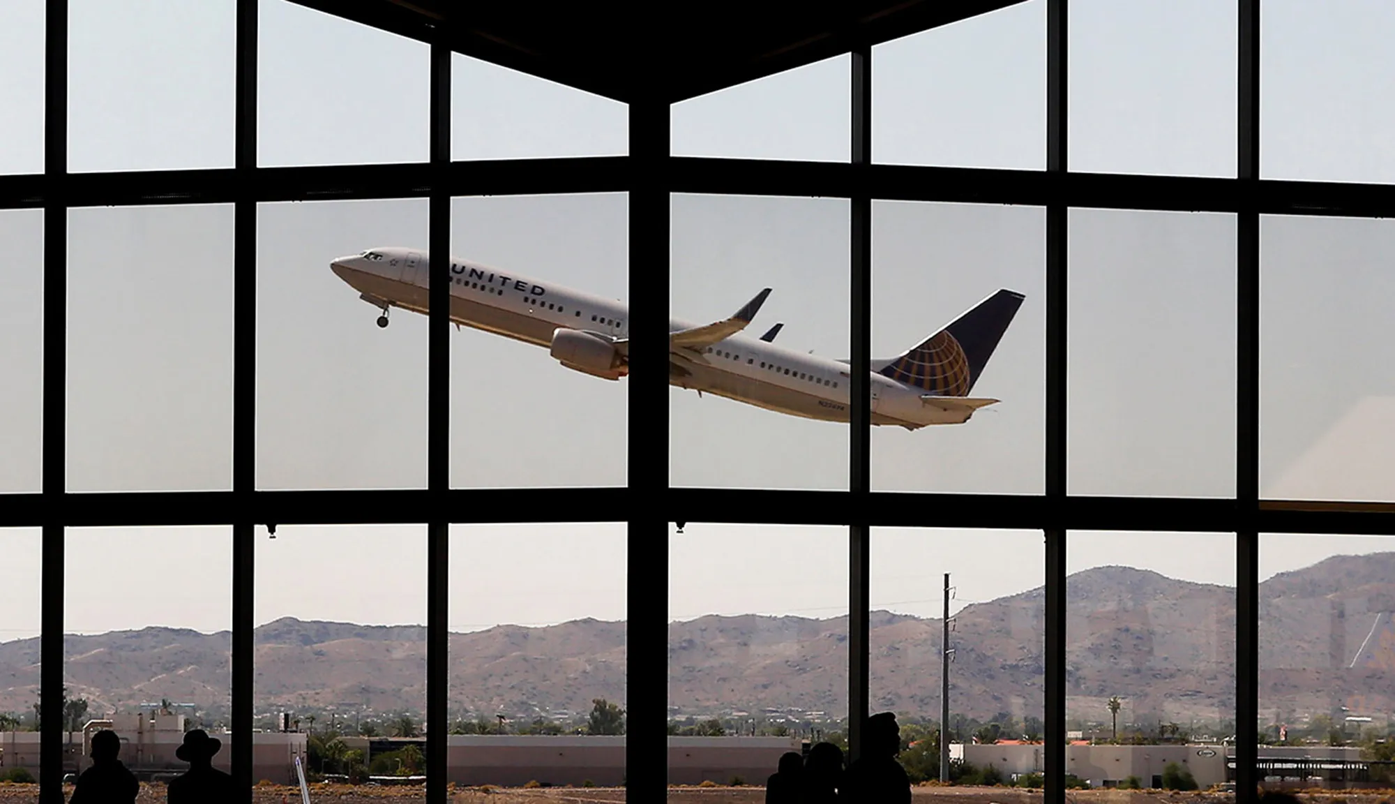 Why United Airlines Sucks: My Shocking Travel Story