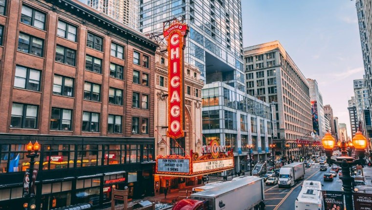 From Visitor to Resident: Navigating Your First Year After Moving to Chicago