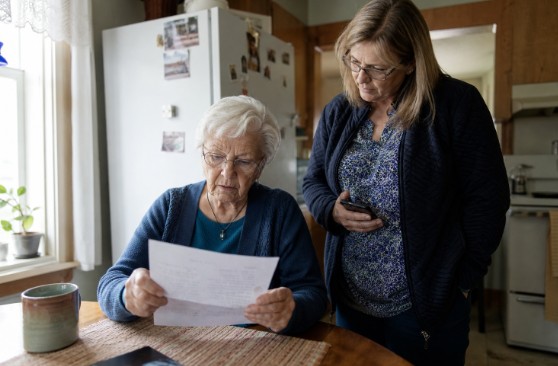 How to Build a Practical Emergency Plan for Older Adults Living Alone in 2026